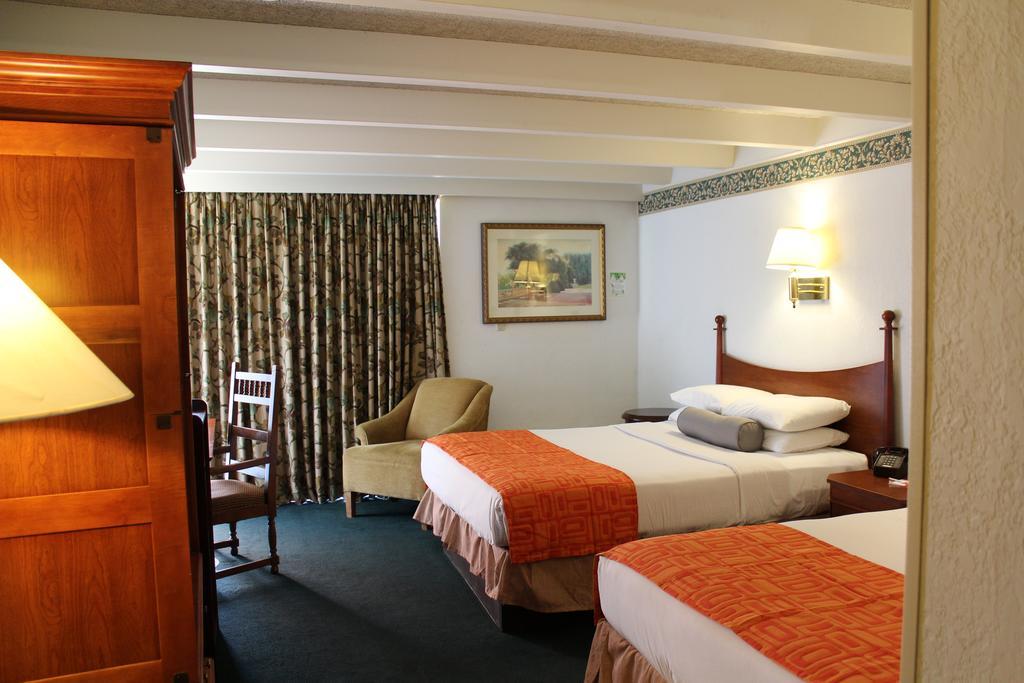 Rodeway Inn & Suites روكفورد,إلينوي المظهر الخارجي الصورة