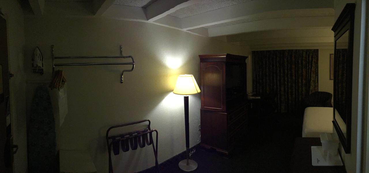 Rodeway Inn & Suites روكفورد,إلينوي المظهر الخارجي الصورة