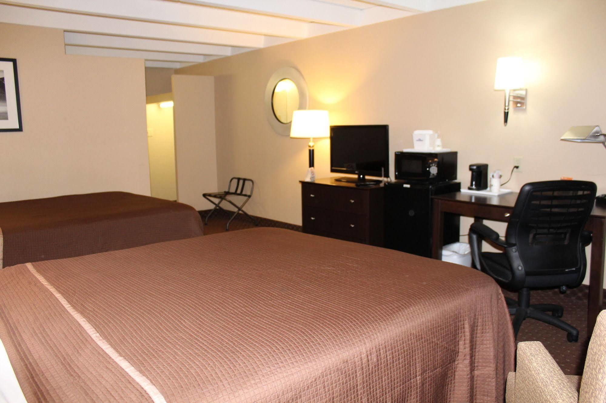 Rodeway Inn & Suites روكفورد,إلينوي المظهر الخارجي الصورة