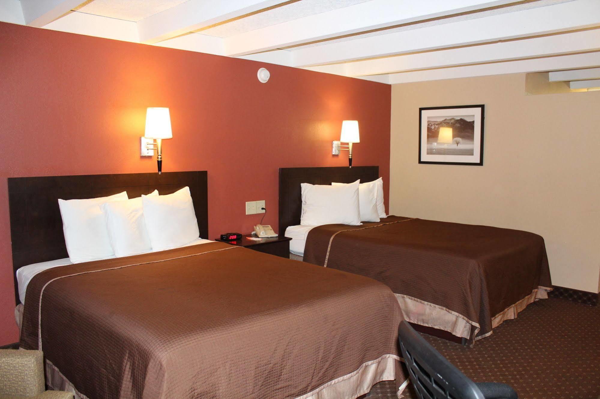 Rodeway Inn & Suites روكفورد,إلينوي المظهر الخارجي الصورة