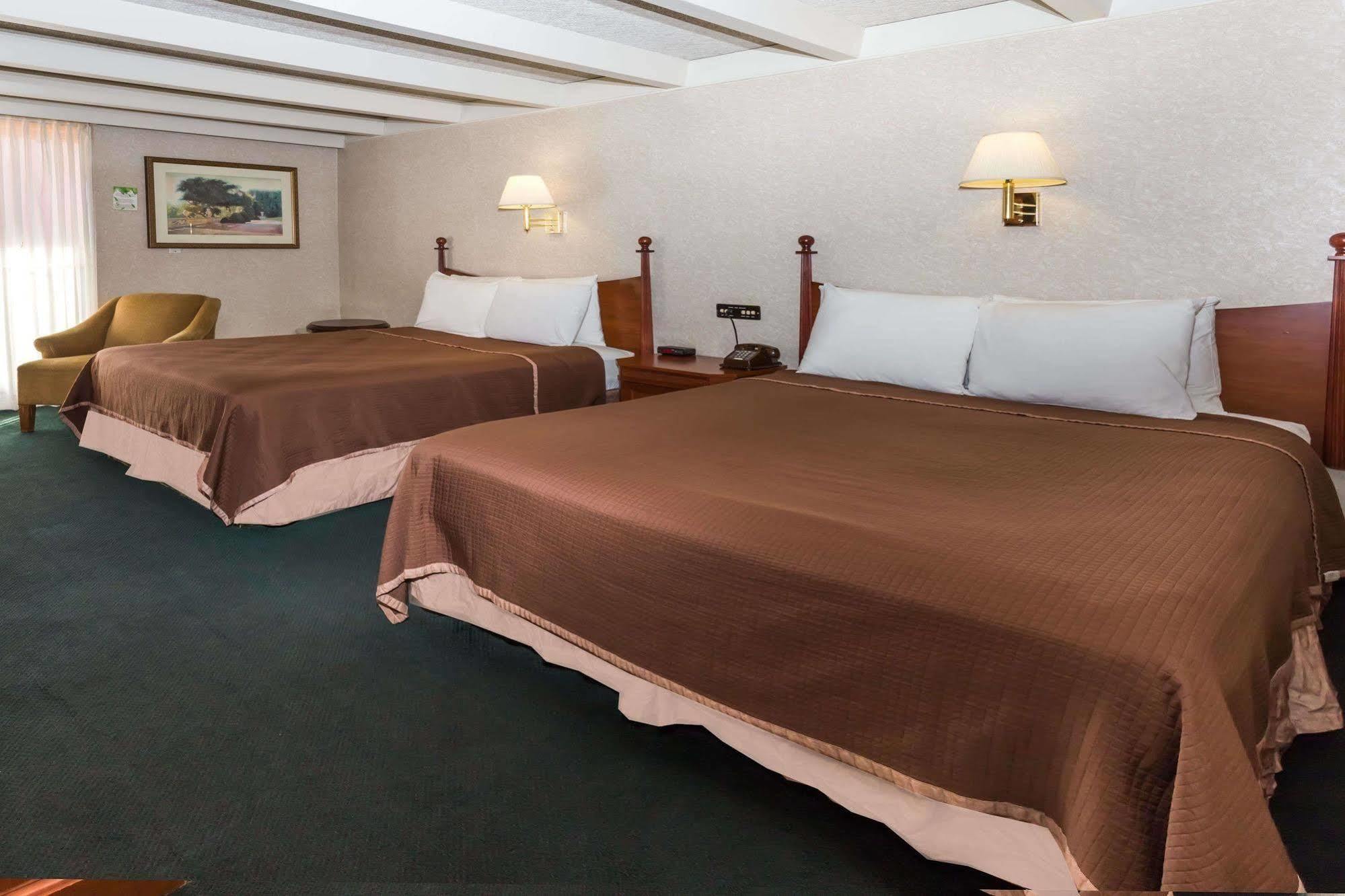 Rodeway Inn & Suites روكفورد,إلينوي المظهر الخارجي الصورة