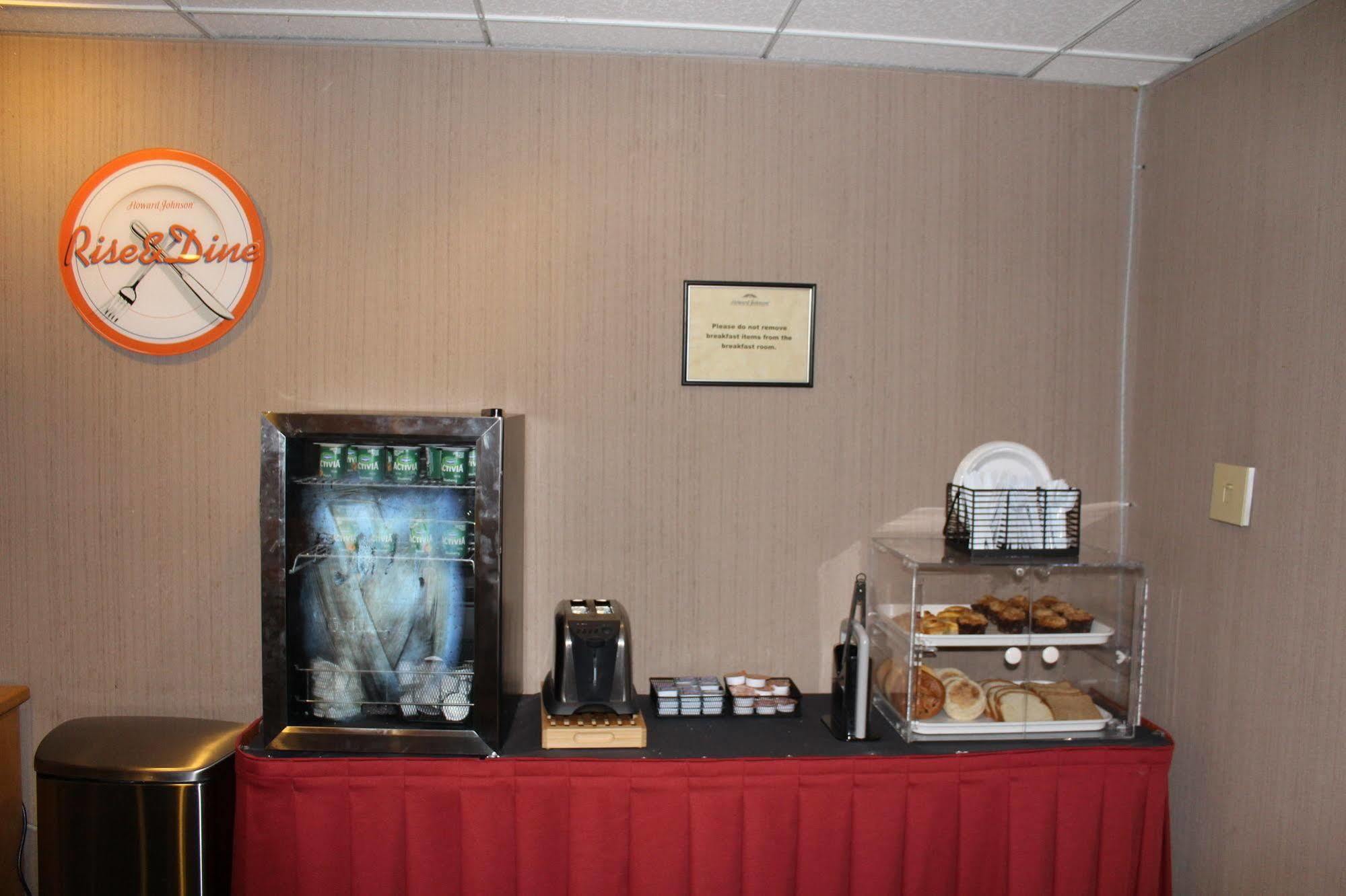 Rodeway Inn & Suites روكفورد,إلينوي المظهر الخارجي الصورة