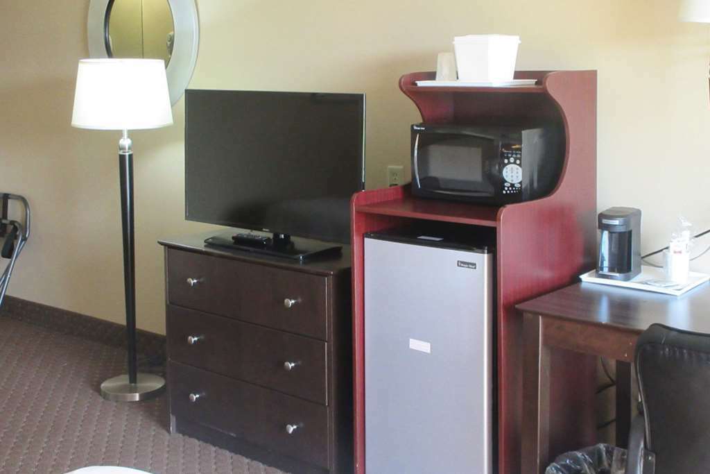 Rodeway Inn & Suites روكفورد,إلينوي الغرفة الصورة